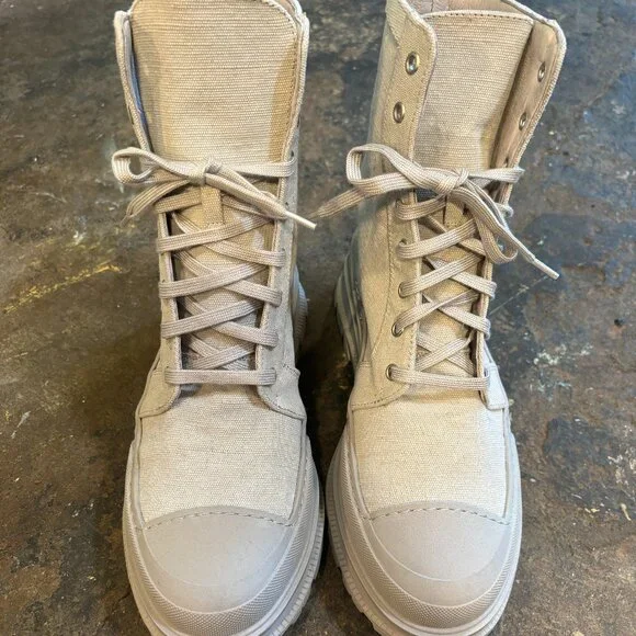 Free People Campout Canvas Lace-up Boot Size 41 (worn 1x) - Picture 1 of 10